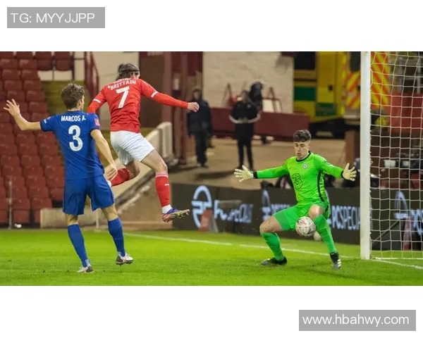 足球场上的复仇者：那些因仇恨而爆发的传奇球星故事