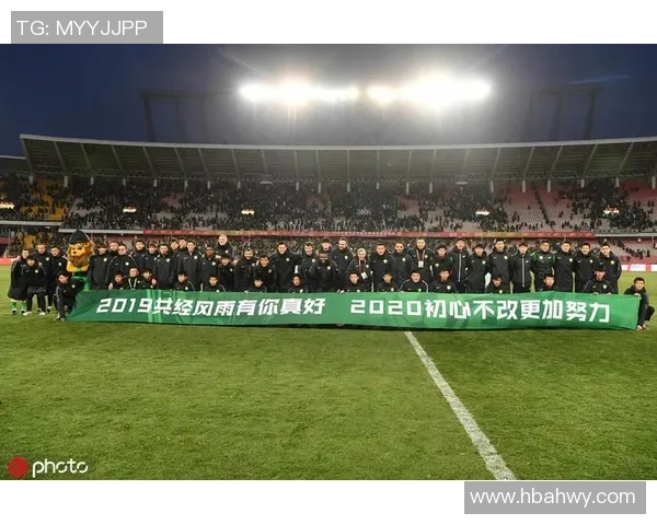 足球明星温情时刻 球迷心中永恒的暖阳与感动