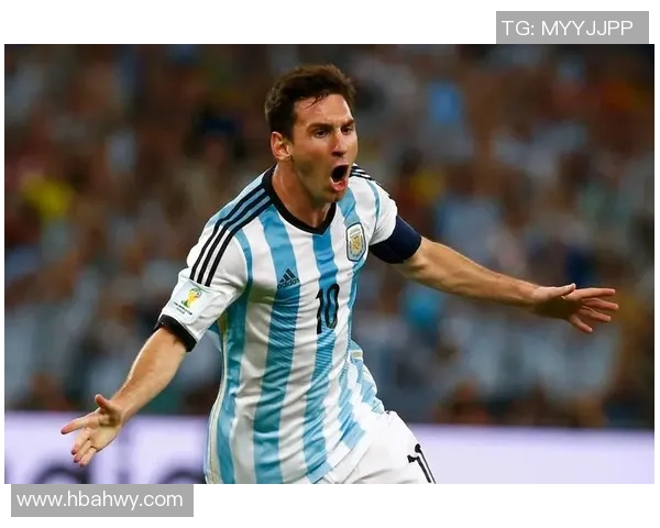 阿根廷足球传奇球星梅西的辉煌历程与球场风采解析